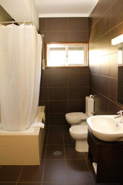 Hotel Chale Paredes (Porto) Quarto foto