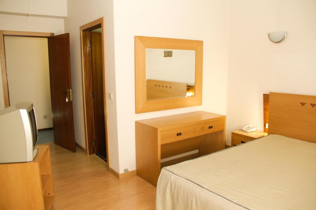 Hotel Chale Paredes (Porto) Quarto foto