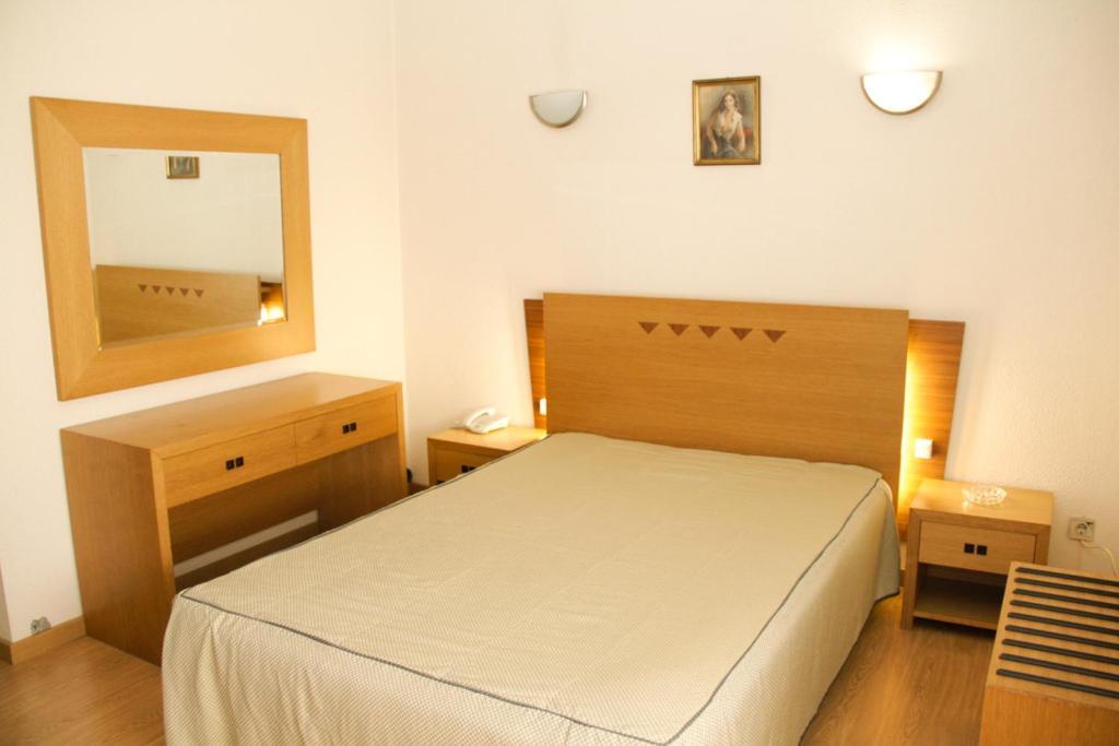 Hotel Chale Paredes (Porto) Quarto foto