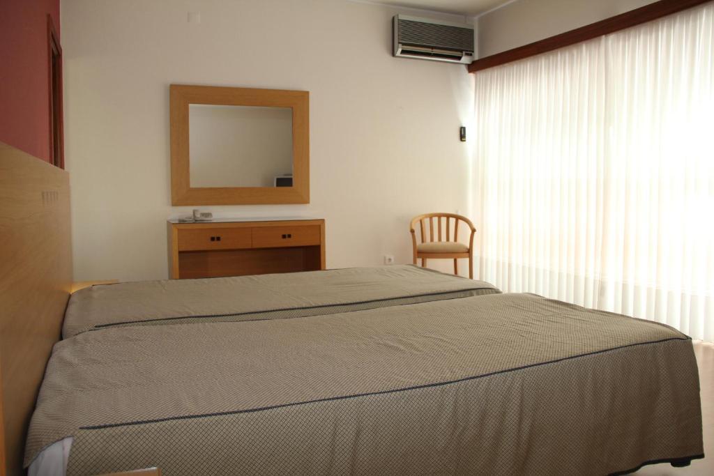 Hotel Chale Paredes (Porto) Quarto foto